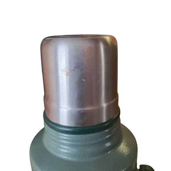 Stanley alpine green 2 quart thermos - Picture 2 of 6
